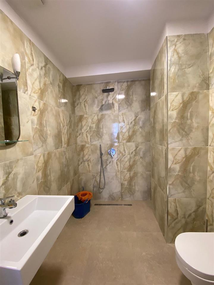 QERA AMBIENT ZYRASH BLLOKU TIRANË