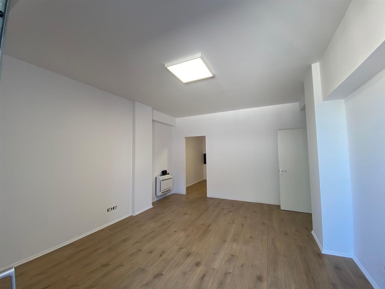 QERA AMBIENT ZYRASH BLLOKU TIRANË