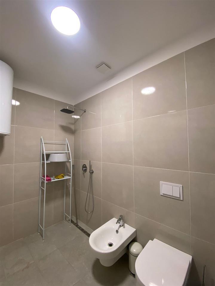 QERA AMBIENT ZYRASH BLLOKU TIRANË