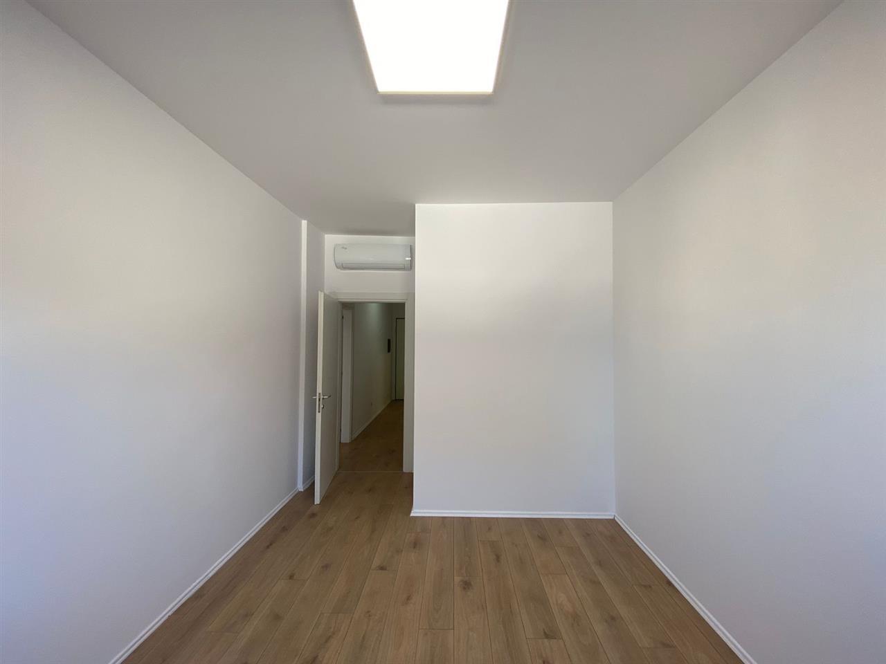 QERA AMBIENT ZYRASH BLLOKU TIRANË