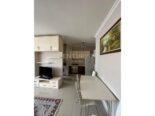 LIQENI I THATE, SHESIM GARSONIERE! 79,000 € everest101307