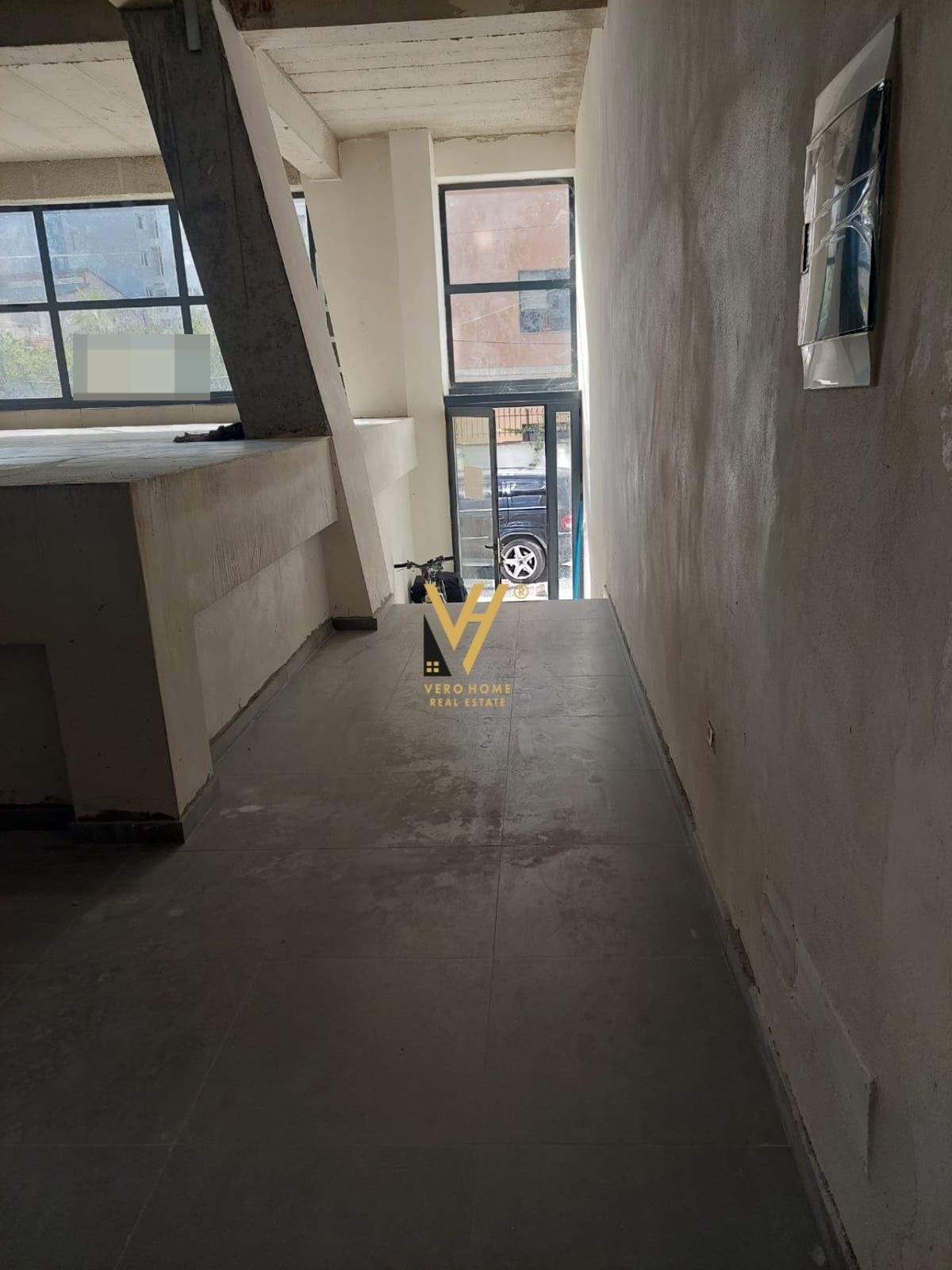 DYQAN 146 M2 ME QERA TE RR QEMAL STAFA 2.000 EURO