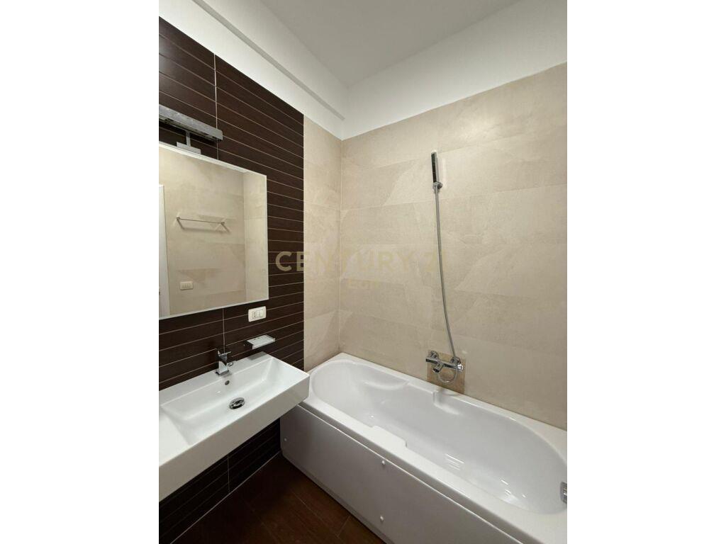 Super Apartament 3+1+2 për Qira në Qendrën e Durrësit !