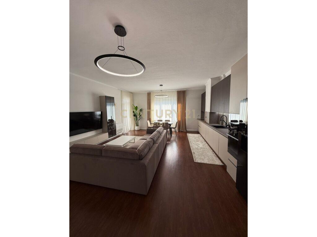 Super Apartament 3+1+2 për Qira në Qendrën e Durrësit !