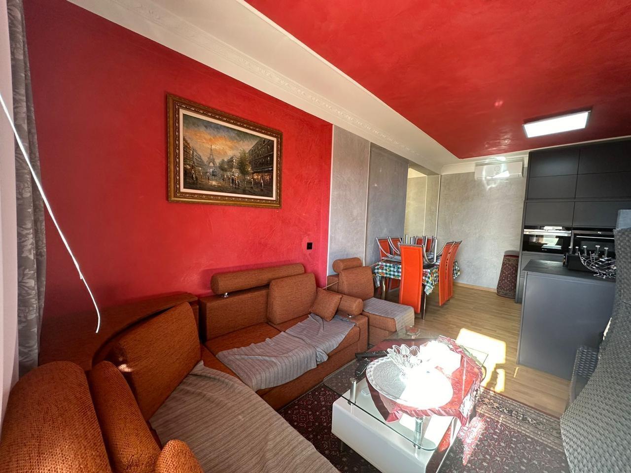 SHITET APARTAMENT 2+1+2 NË SARANDË