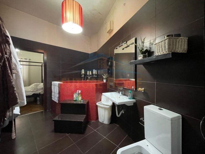 Shitet, Apartament 2+1+2, Qender,Tirane 350,000 €