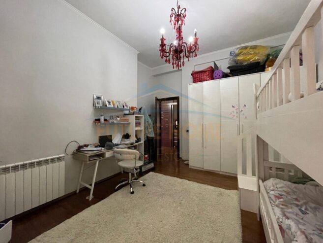 Shitet, Apartament 2+1+2, Qender,Tirane 350,000 €