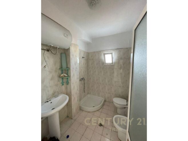 SHITET APARTAMENT 2+1 NE RRUGEN BARDHYL, PRANE BAR OSLOS.