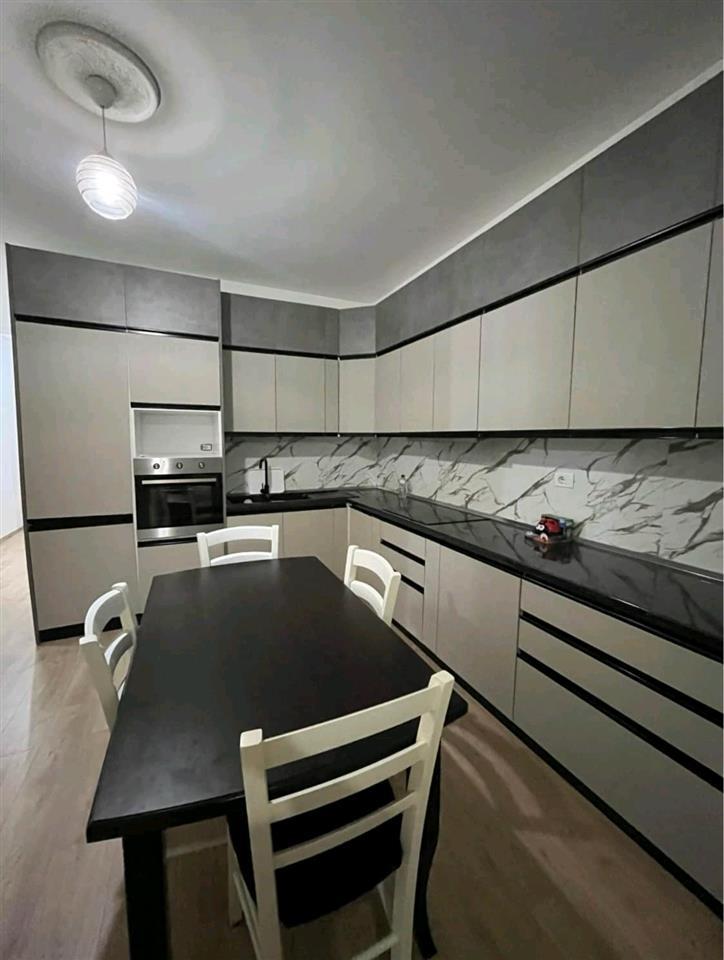 Jepet apartament 2+1+2 me qera ne Vlore