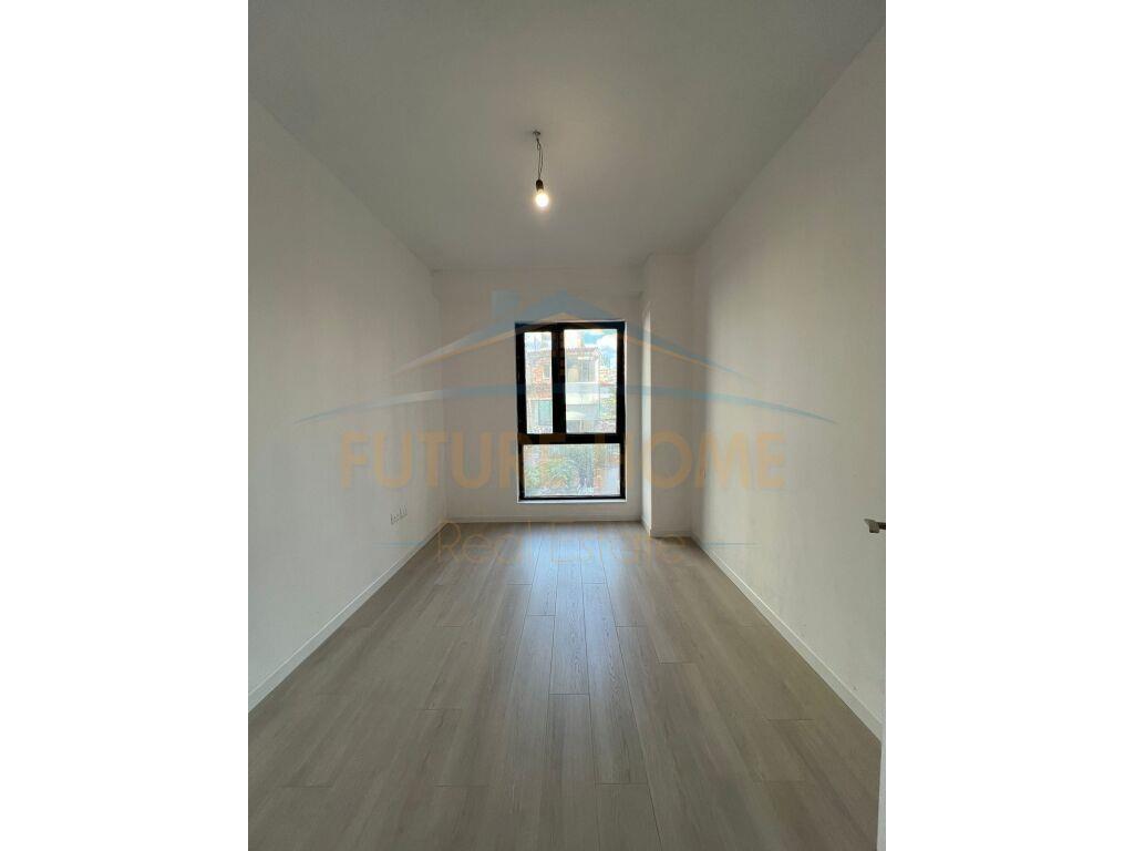 Qera, Apartament 2+1, Myslym Shyri, Tiranë.