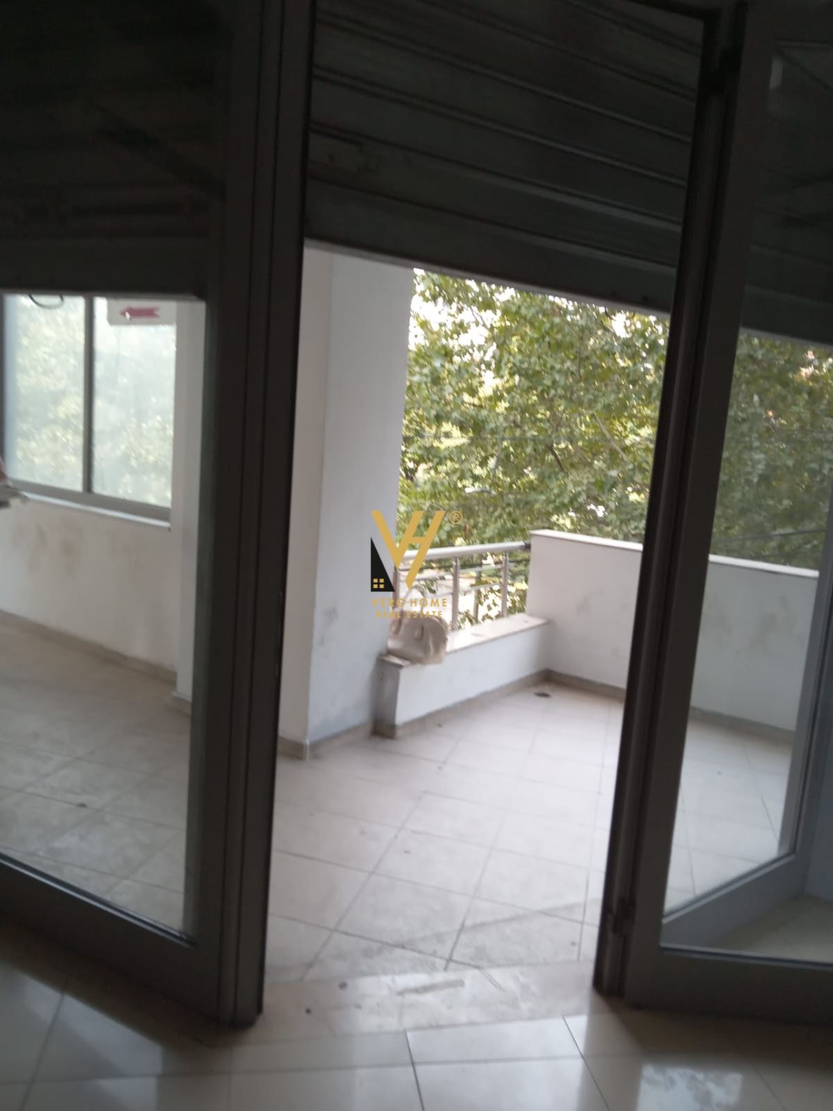 AMBIENT 45 M2 TE PALLATI ME SHIGJETA 112.500 EURO