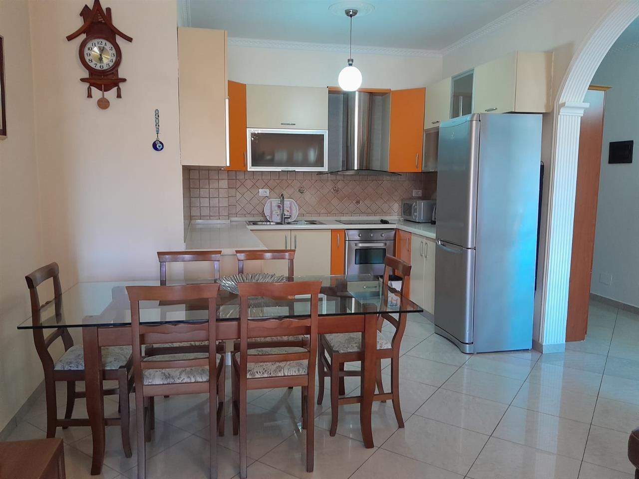 Jepet me qera VJETORE apartament 1+1