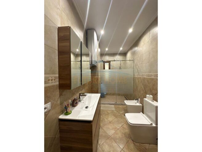 Shitet, Apartament 2+1+Post Parkimi, Liqeni i Thate, Tirane