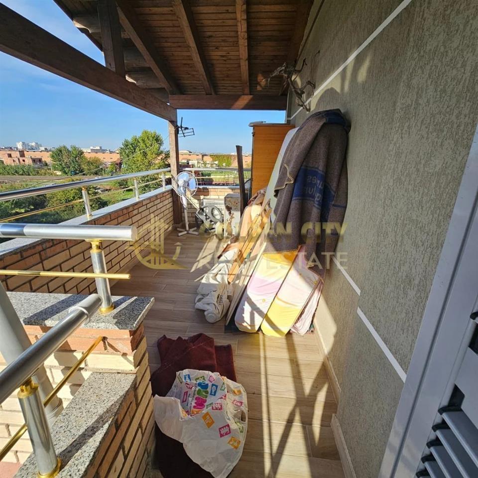 JEPET ME QERA 2+1+2 PLAZH