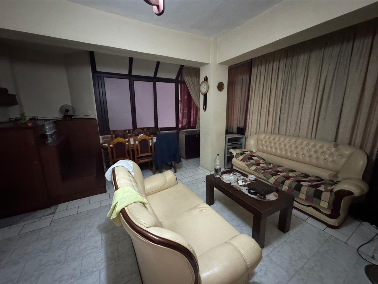 JEPET ME QERA APARTAMENT TE VOLLGAT DURRES!