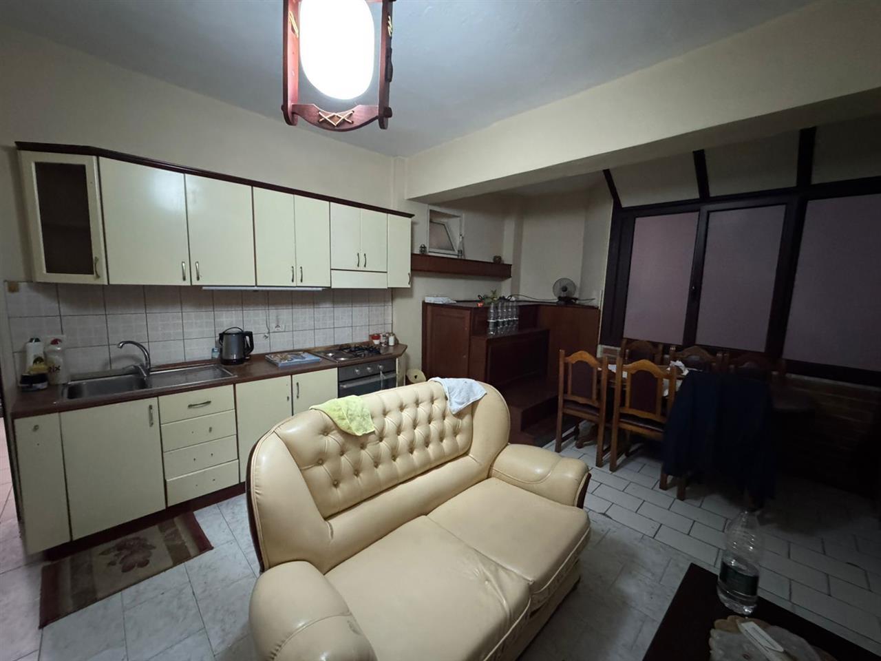 JEPET ME QERA APARTAMENT TE VOLLGAT DURRES!