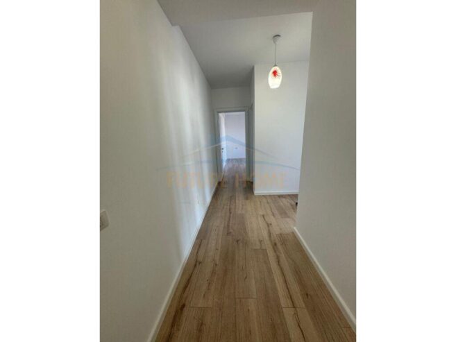 Shitet,Apartament 1+1, Zogu i Zi ,Tiranë.