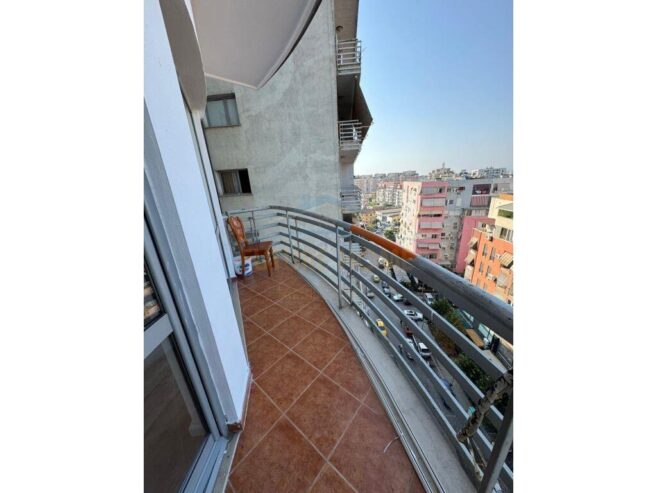 Shitet,Apartament 1+1, Zogu i Zi ,Tiranë.