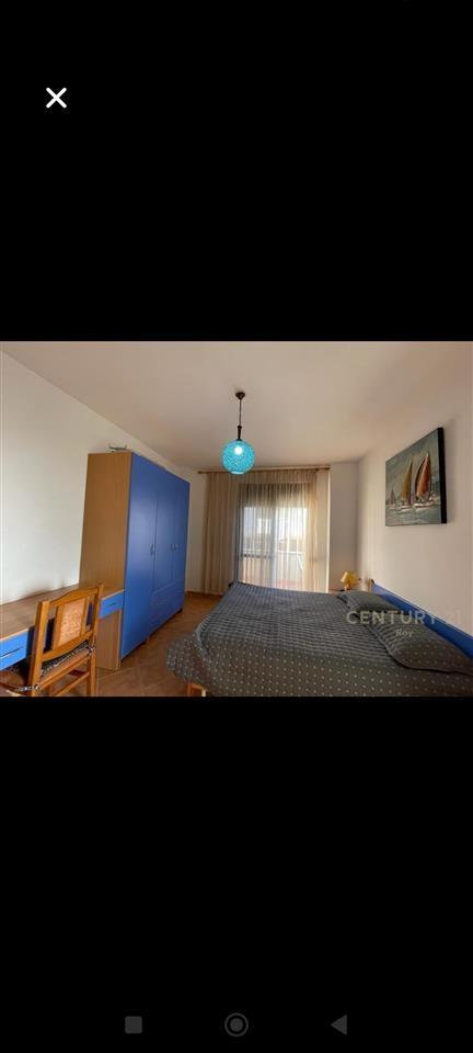 Qera shkembi kavajes 1+1 30 meter nga deti