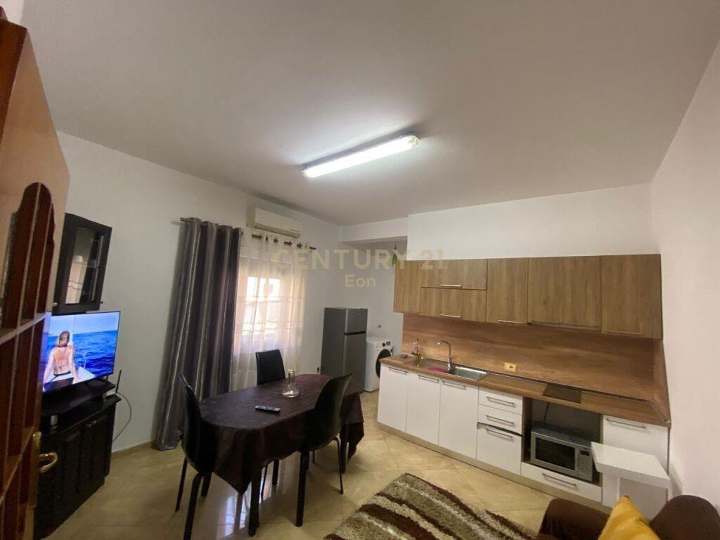 Jepet me Qira Apartament 1+1 në Shkozet, Durrës!