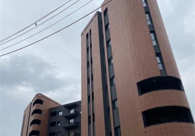 Disponojmë Apartament 2+1+2 për shitje ne Rezidencën Oasis