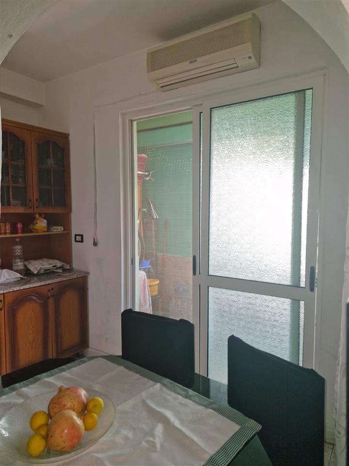 Jepet me qira apartament 2+1 afer Tregut te vogel industrial