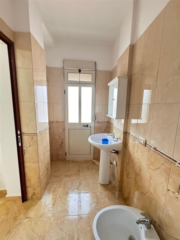 JEPET ME QERA KATI I 2 I NJE SHTEPIE PRIVATE!