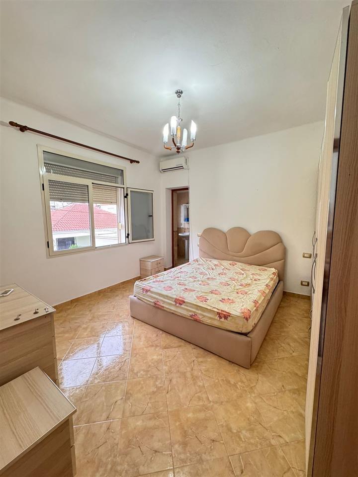 JEPET ME QERA KATI I 2 I NJE SHTEPIE PRIVATE!