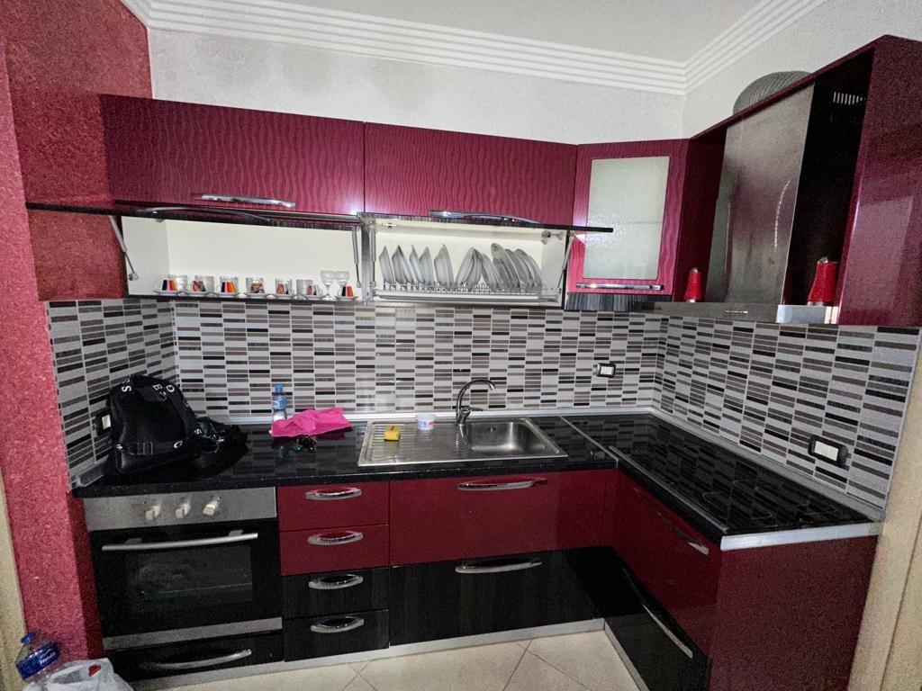 Shitet apartament me garazh