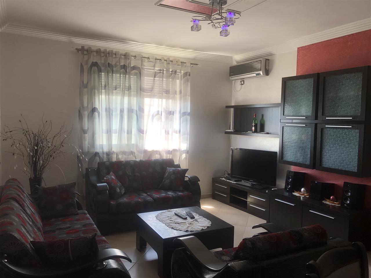 Shitet apartament me garazh