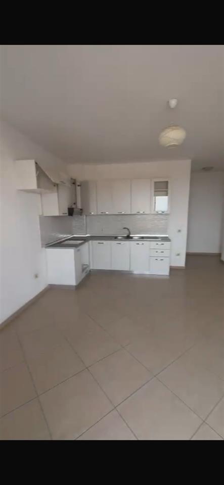 JEPET ME QERA APARTAMENT 1+1 tek Rruga e Re e Portit