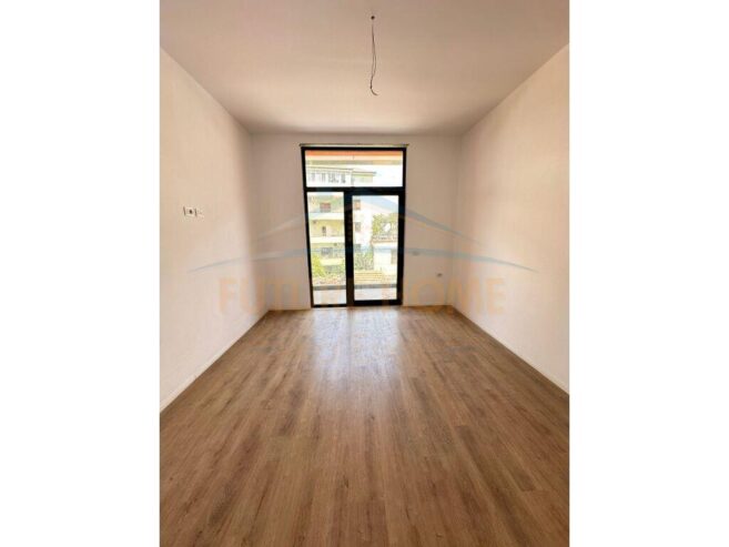 Shitet apartament 1+1+ post parkimi Rezidenca Dogana 20