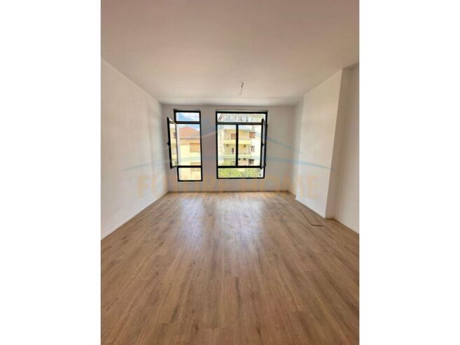 Shitet apartament 1+1+ post parkimi Rezidenca Dogana 20