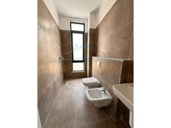 Shitet apartament 1+1+ post parkimi Rezidenca Dogana 20