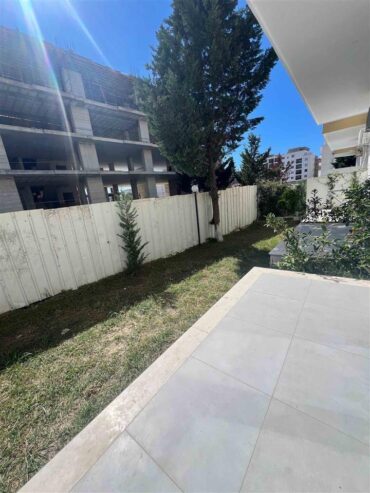Apartament me oborr| Golem