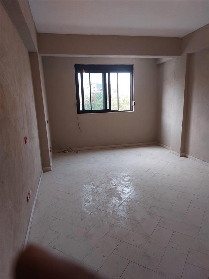 Shitet apartament 3+1/Stadiumi