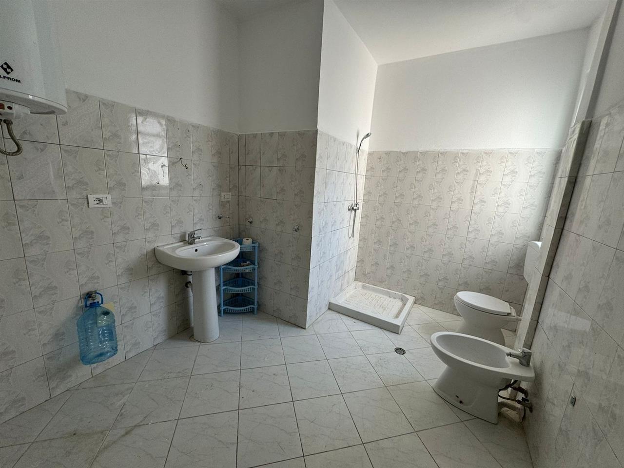 Shitet Apartament 2+1, Ish Rajoni Durres