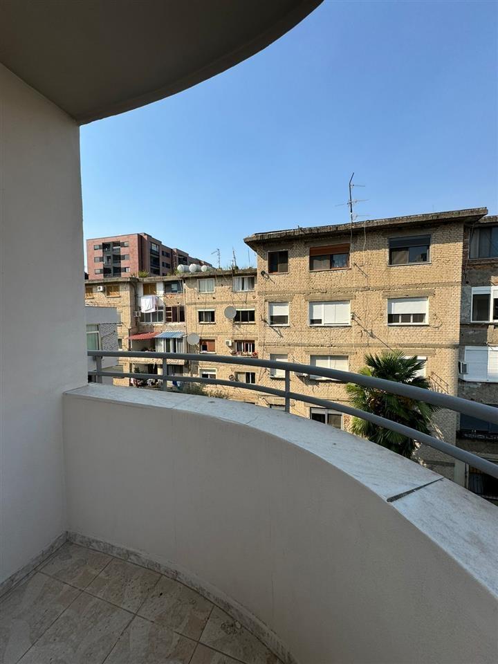 Shitet Apartament 2+1, Ish Rajoni Durres