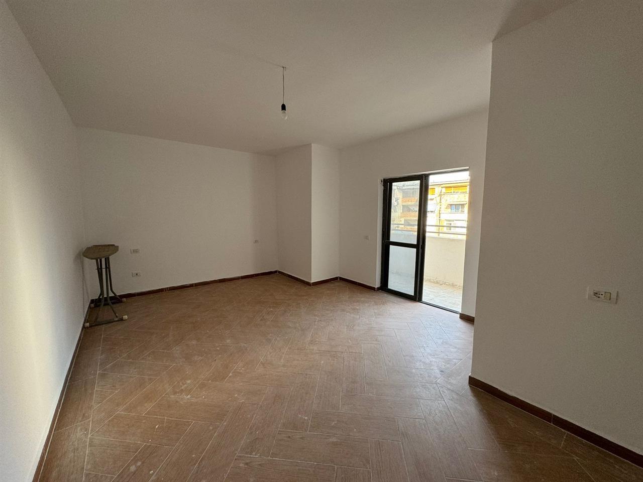 Shitet Apartament 2+1, Ish Rajoni Durres