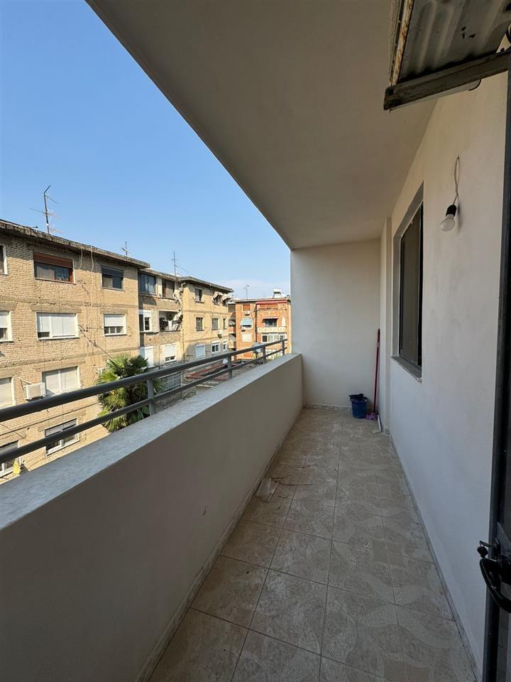 Shitet Apartament 2+1, Ish Rajoni Durres