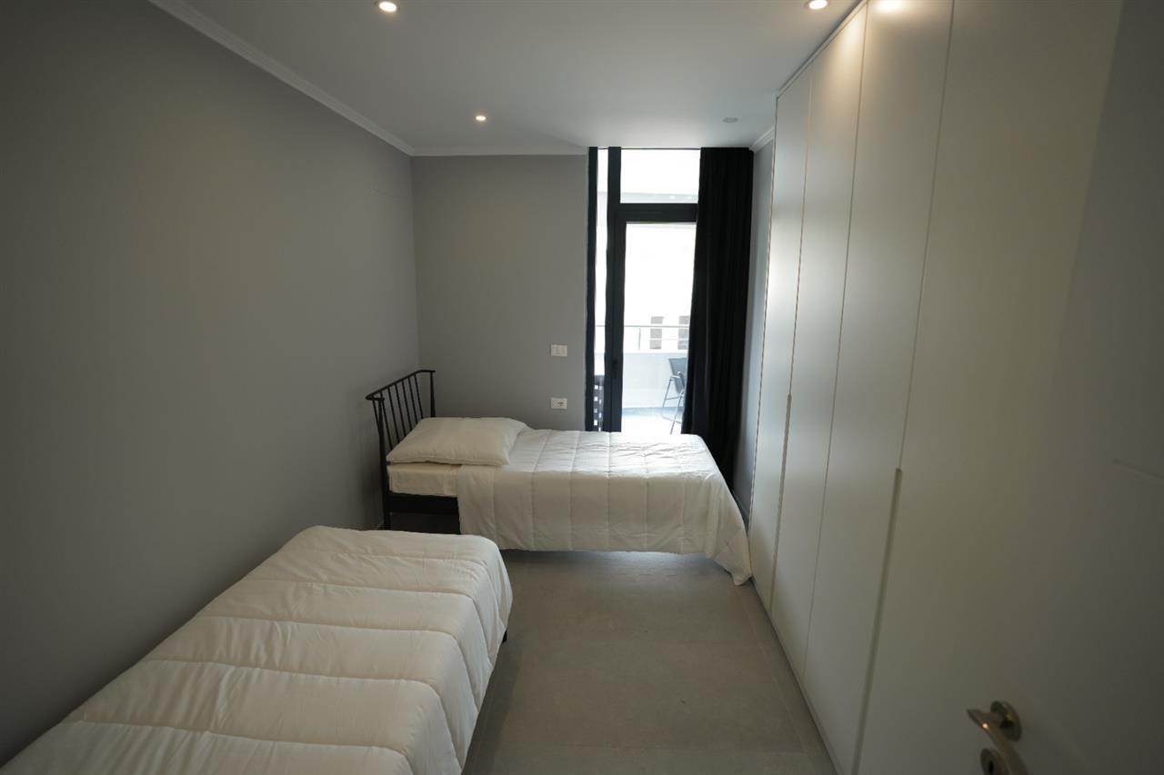 Qira| White Hill, Currila| 2+1