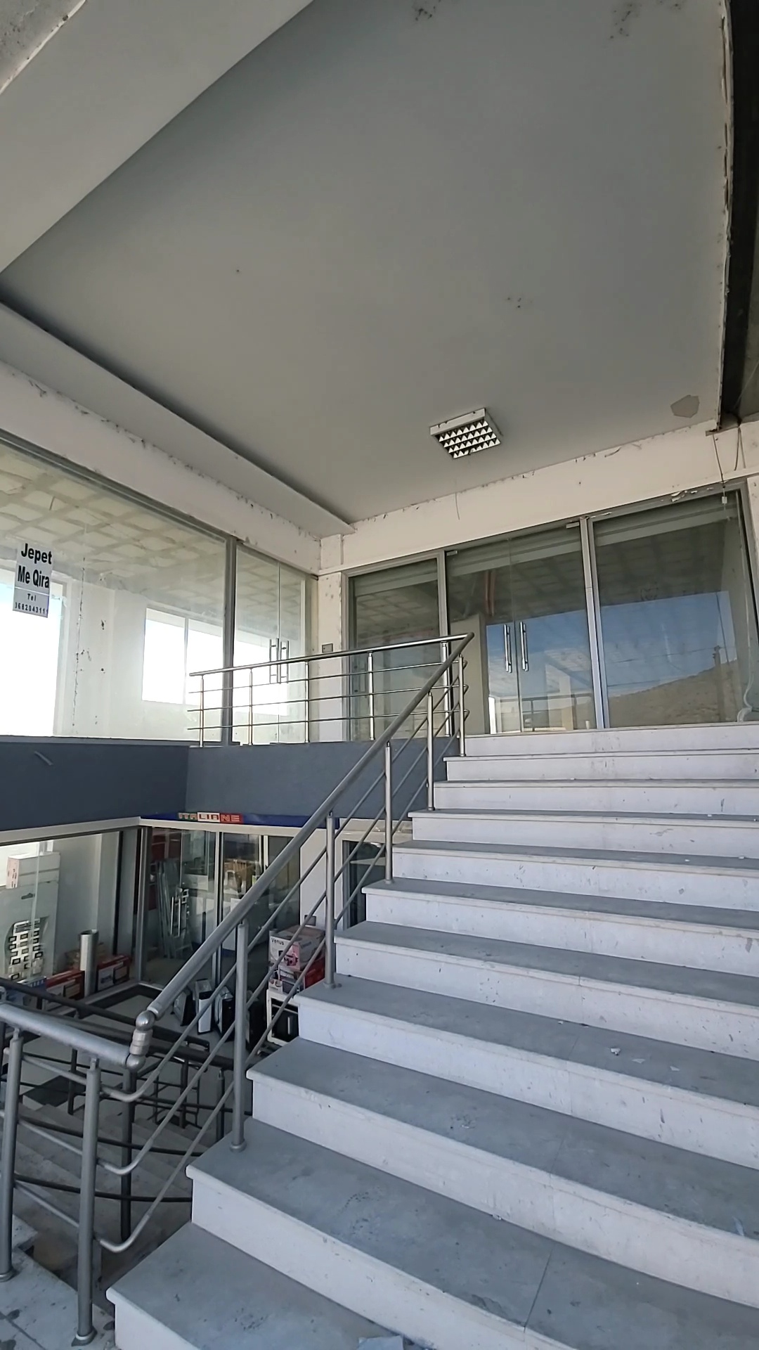 Shitet Njesi Komerciale Biznesi per Hoteleri / Air