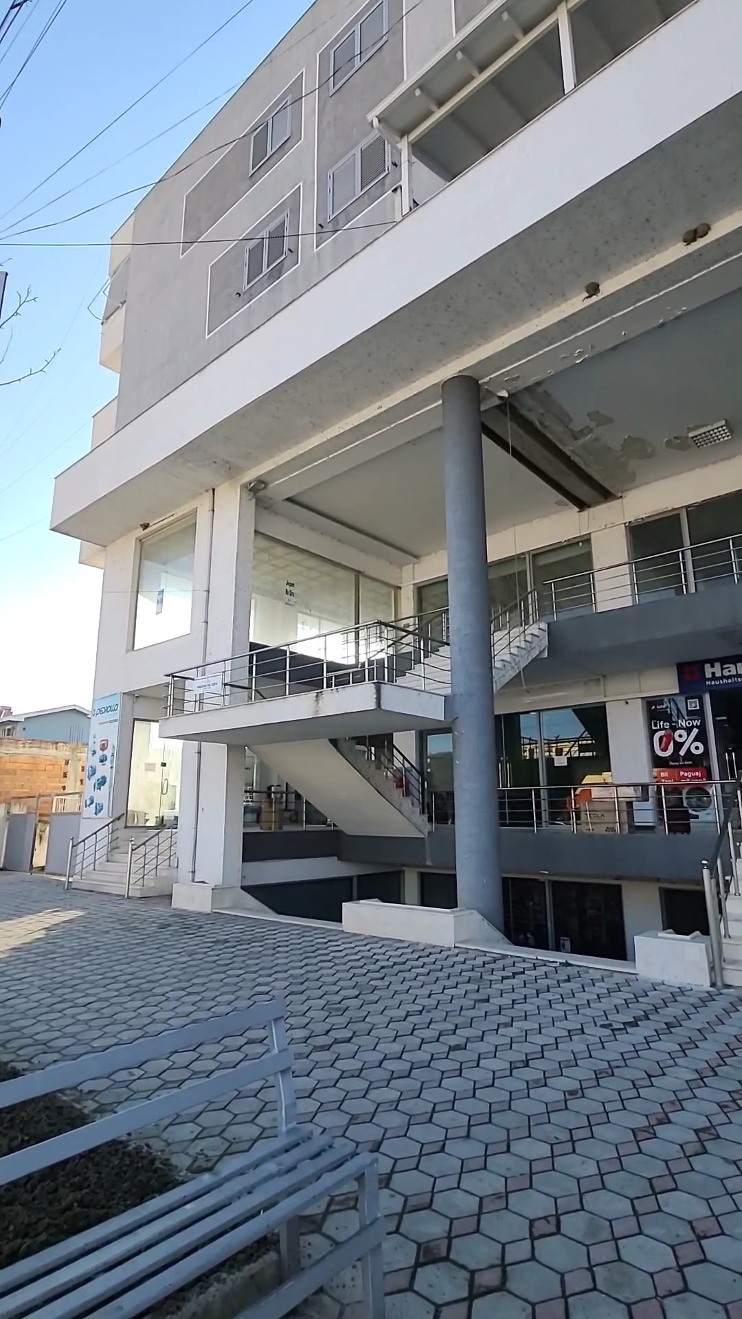 Shitet Njesi Komerciale Biznesi per Hoteleri / Air