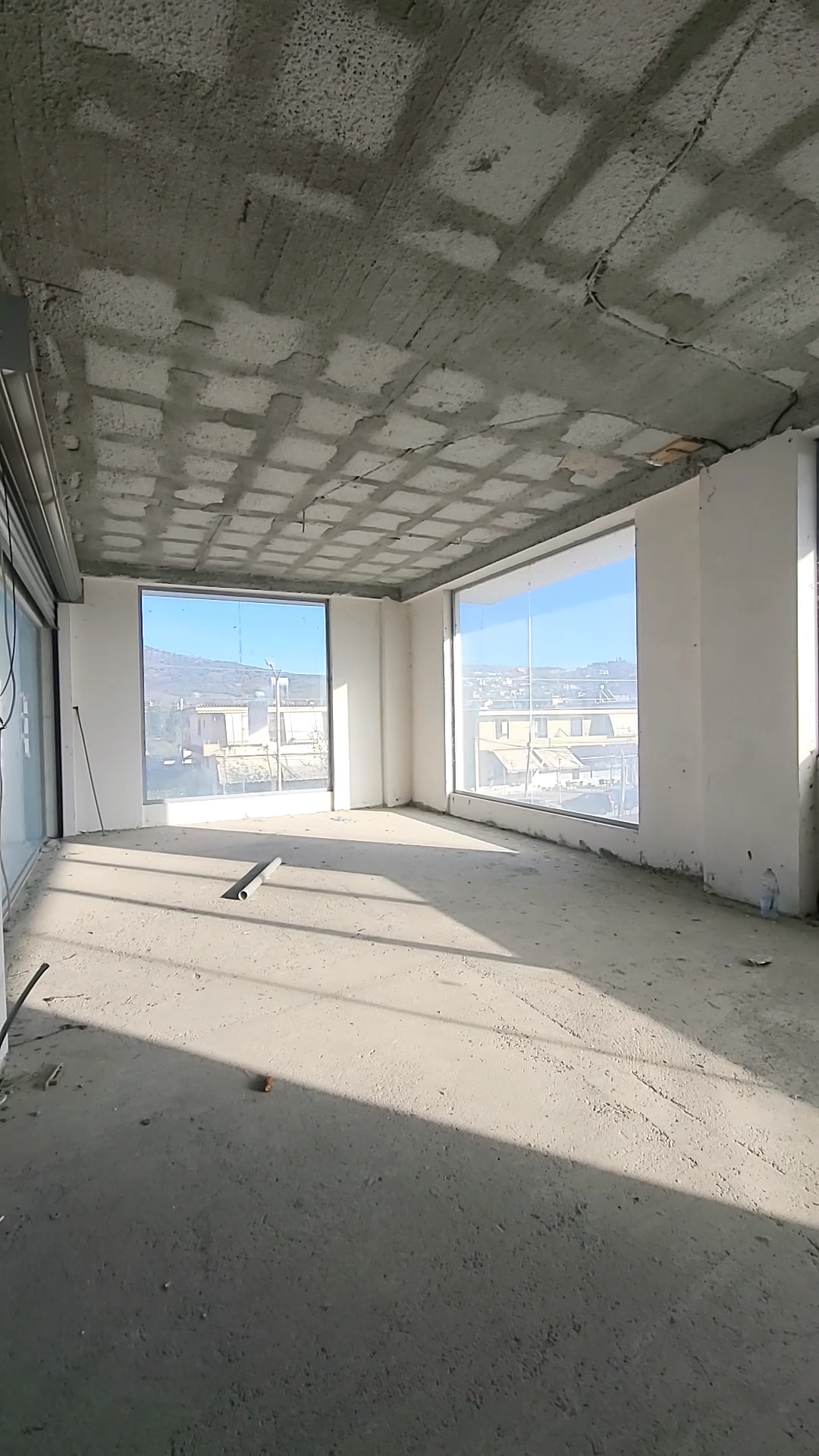 Shitet Njesi Komerciale Biznesi per Hoteleri / Air