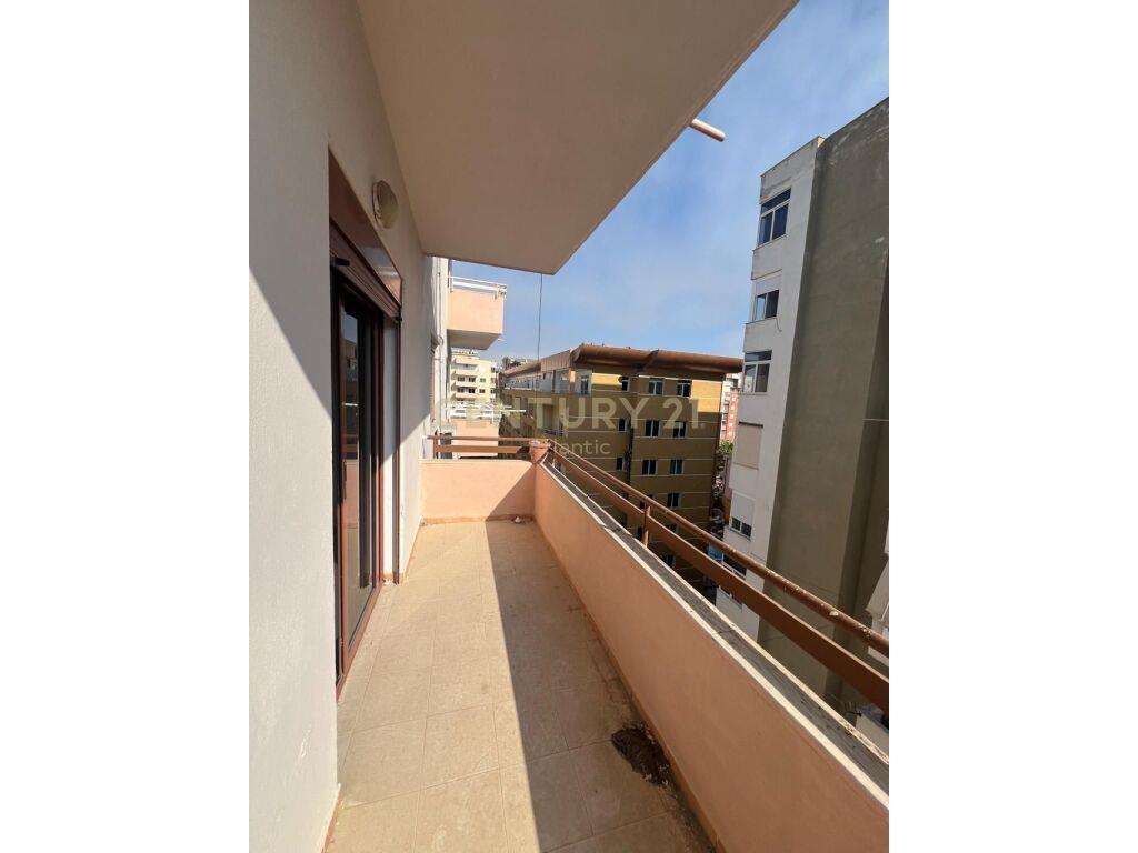 SHITET APARTAMENT 1+1 NE PLAZH HEKURUDHA DURRES !