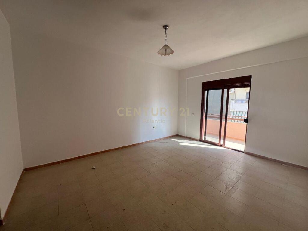 SHITET APARTAMENT 1+1 NE PLAZH HEKURUDHA DURRES !