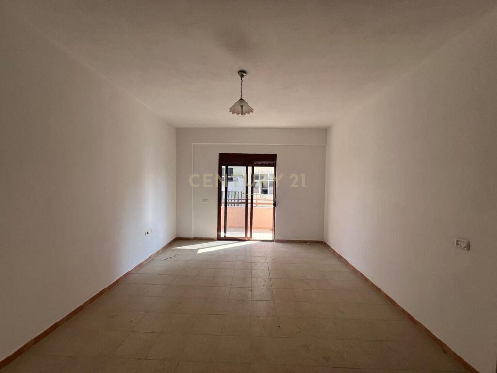 SHITET APARTAMENT 1+1 NE PLAZH HEKURUDHA DURRES !