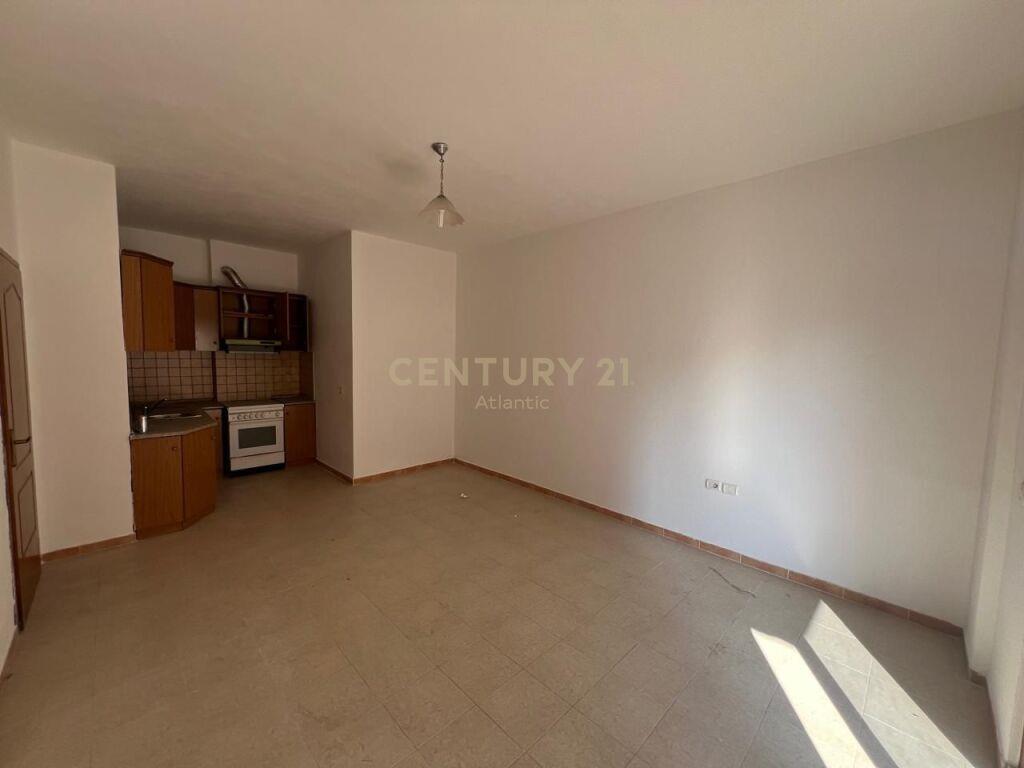 SHITET APARTAMENT 1+1 NE PLAZH HEKURUDHA DURRES !