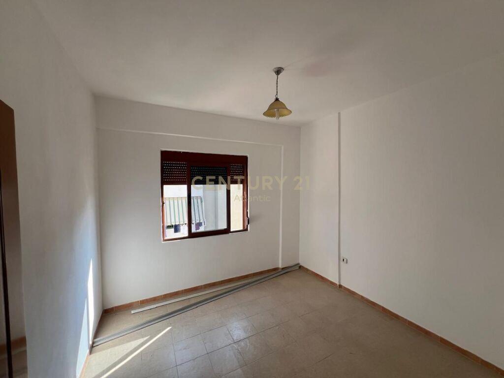 SHITET APARTAMENT 1+1 NE PLAZH HEKURUDHA DURRES !