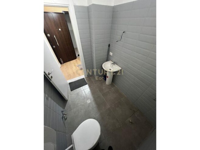 SHITET APARTAMENT 2+1 PRANE ISH -URT , DURRES !